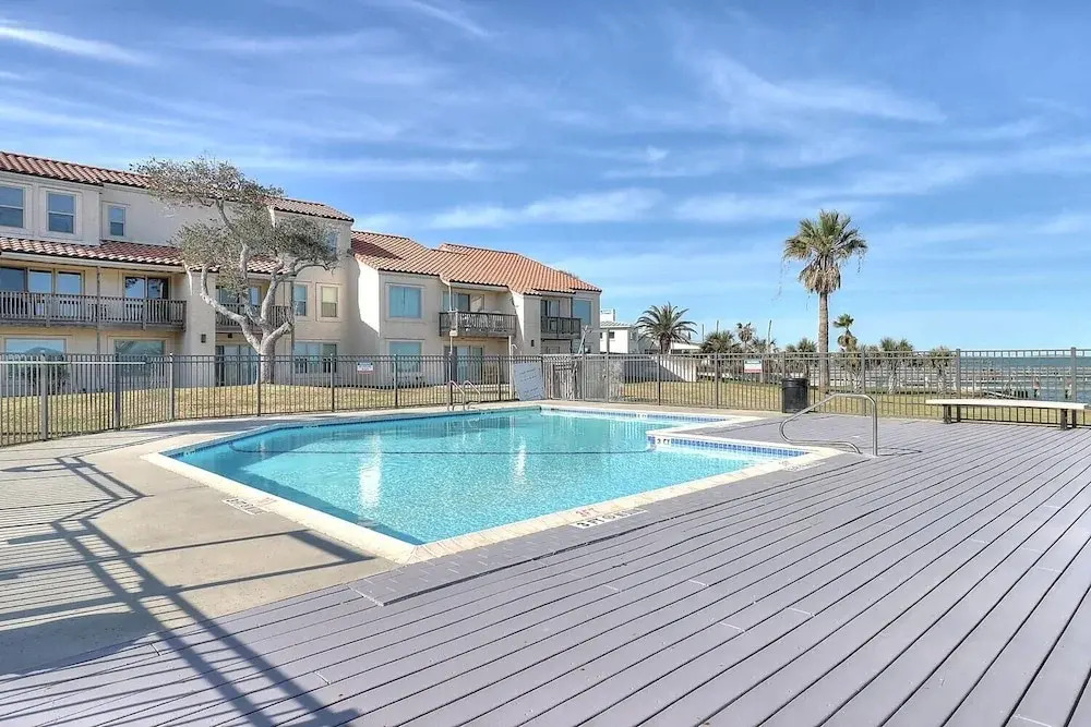 Chamingo 2 Bedroom Condo by Redawning