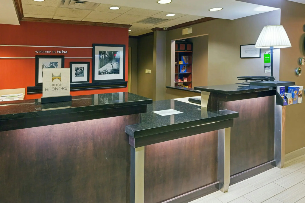 Hampton Inn & Suites Tulsa-Woodland Hills