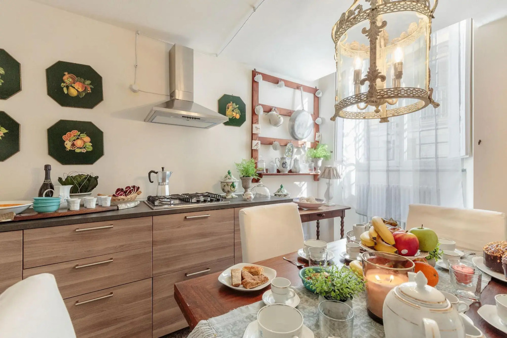 Casa Poggi in Lucca with 5 bedrooms and 3 bathrooms