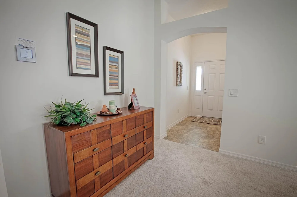 Waterbury Place Home 3 Bedroom by The VIR Group