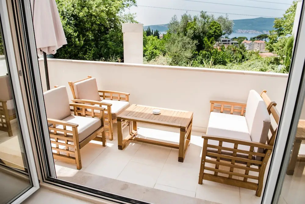 1-bed Large Apartment in Tivat Swiming Pool