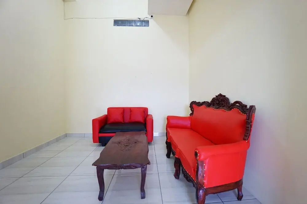 OYO 1914 Wisma Waraney