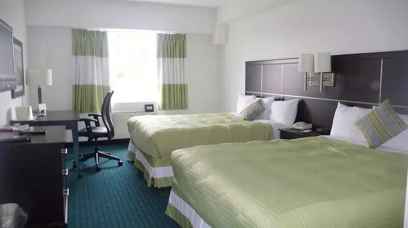 Emerald Crown Hotel