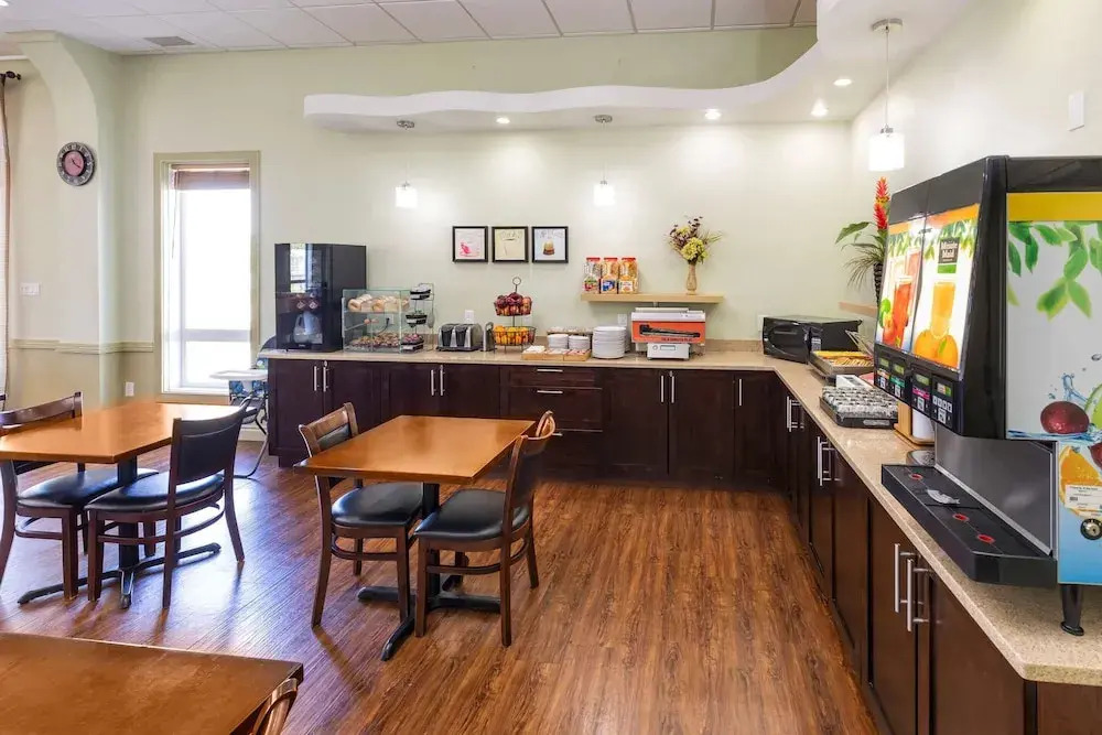Days Inn & Suites Whitecourt