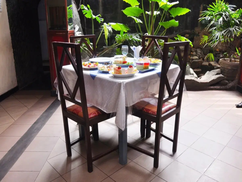 Nathaliya Transit Hotel