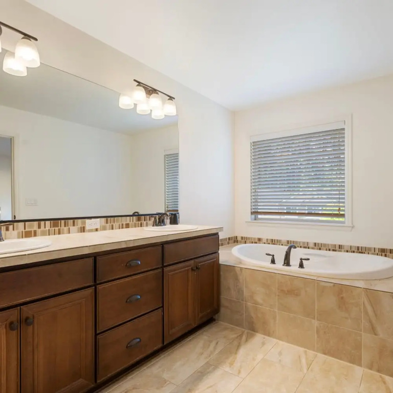 Luxurious 3BR Home in the Heart of Hillsboro