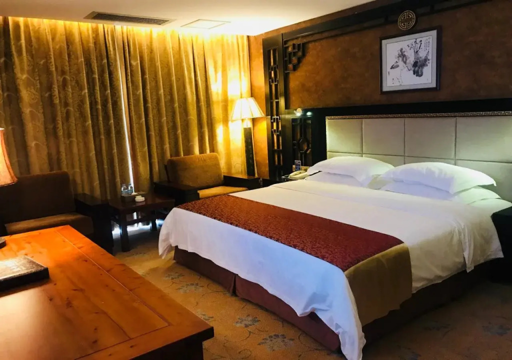 Jasper International Hotel