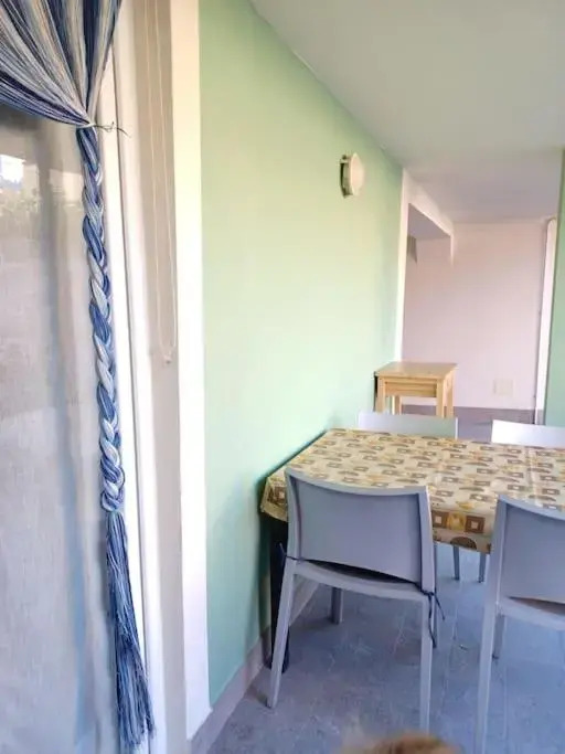 Ampio Bilocale Con Patio A 50 Metri Dal Mare!