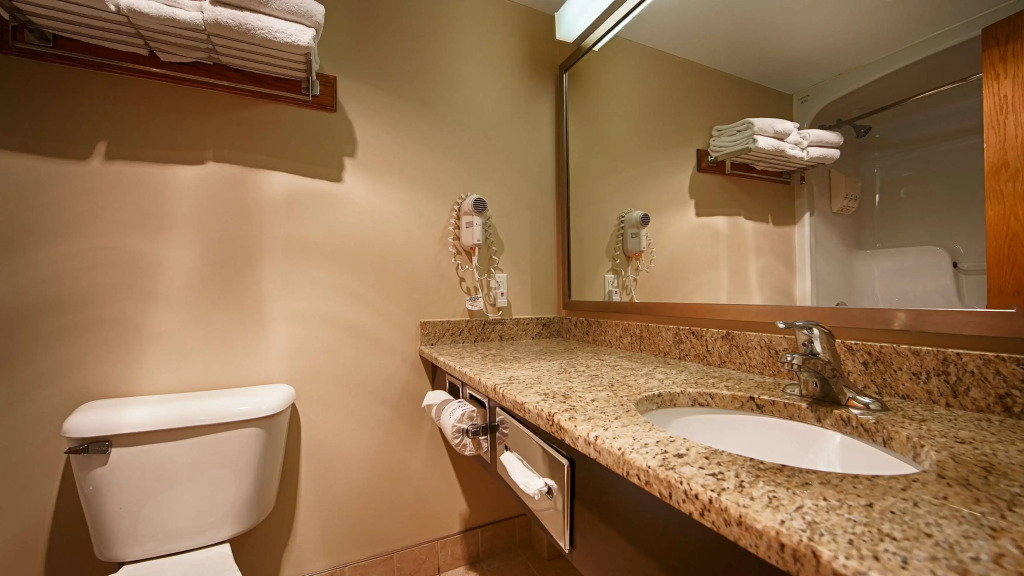 Best Western Plus Guildwood Inn