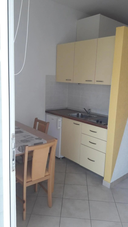 Studio apartman Latica