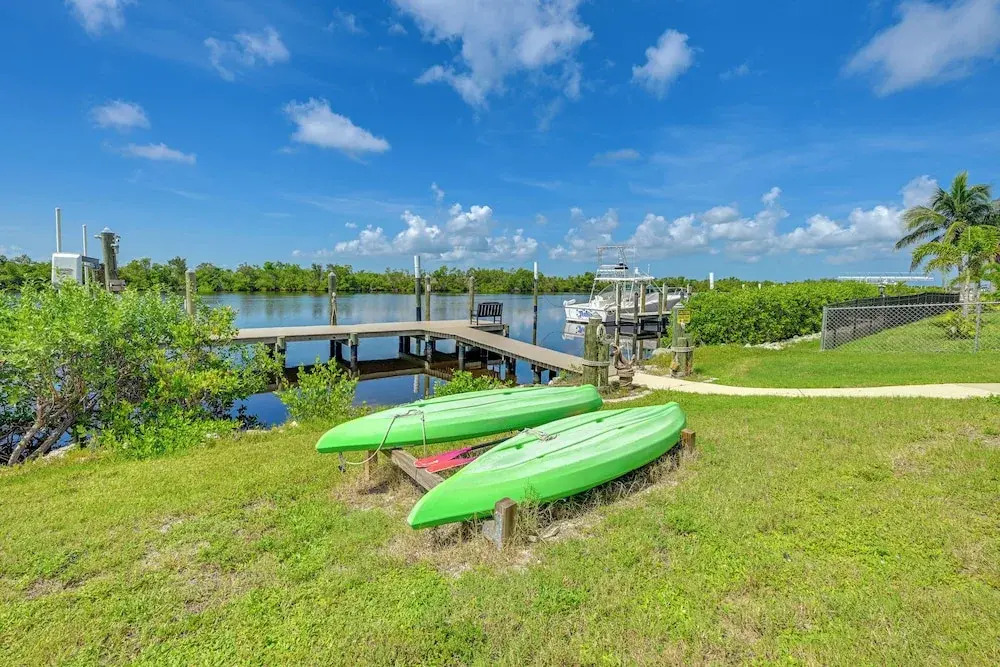 Canalfront Port Charlotte Getaway w/ Boat Dock!