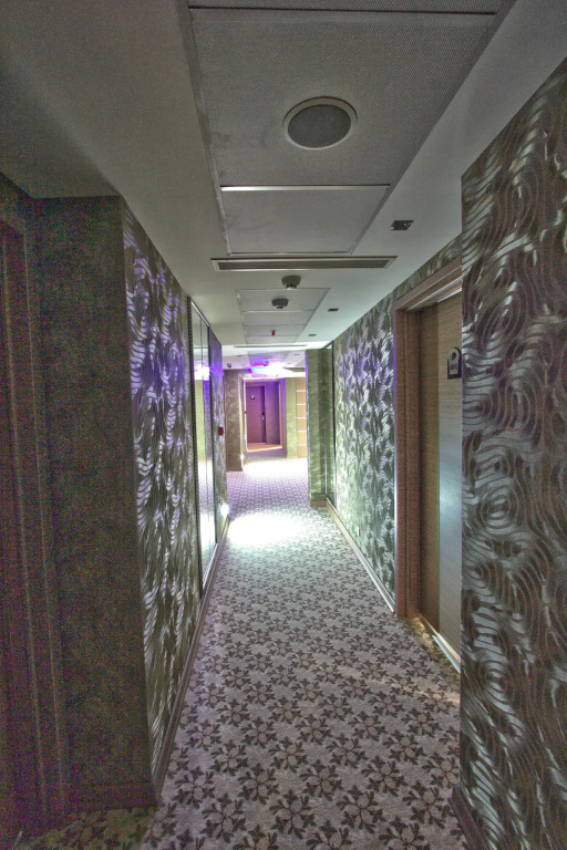 Edis Premier Hotel