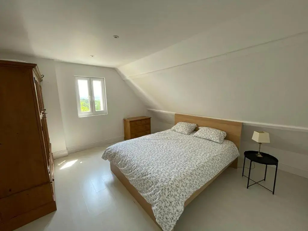 Beautiful 4 bedroom country cottage sleeps 7