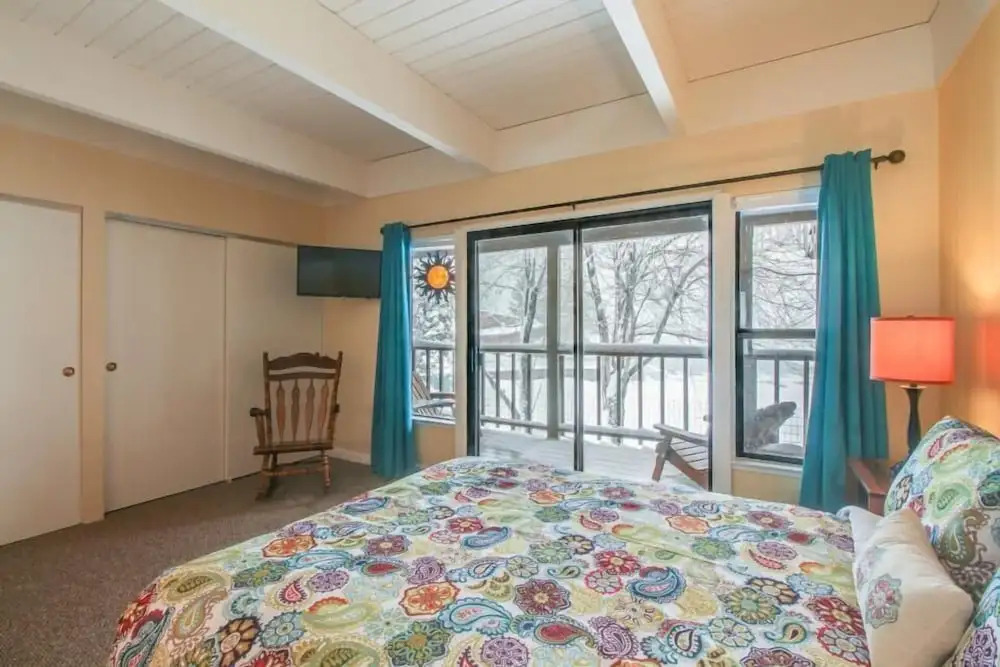 Mv22: Waterfront Condo in Tahoe Keys . 3 Bedrooms 010630
