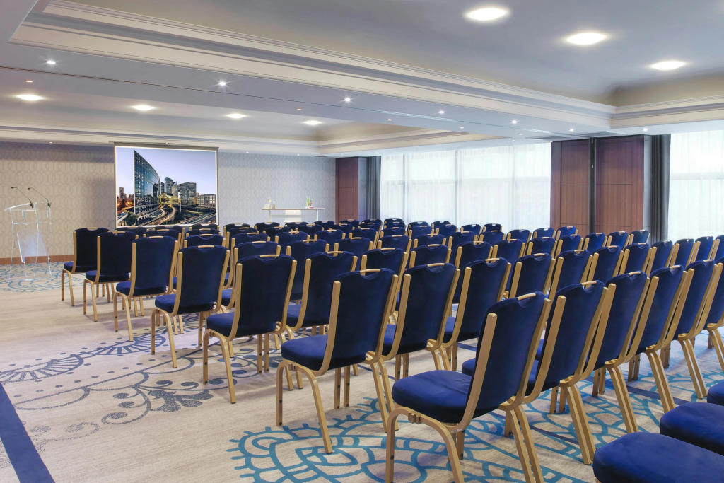 Renaissance Paris La Defense Hotel