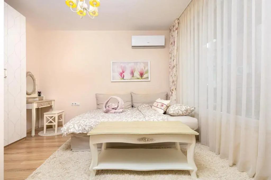 Bright & Cozy 1BD Flat with a Charming Terrace