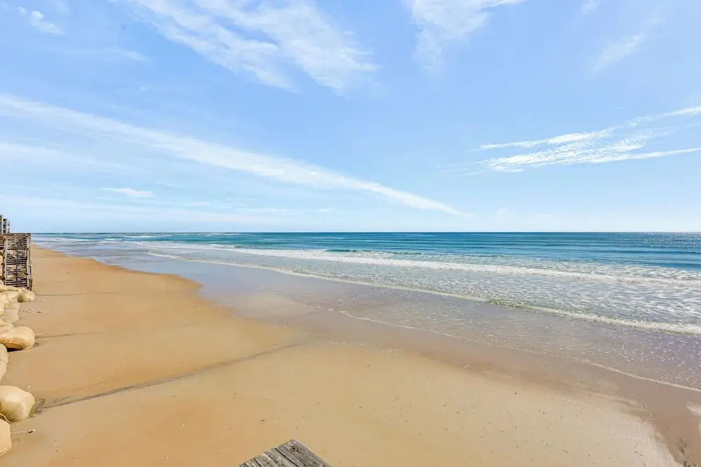 Ocean-view Condo: Steps to North Topsail Beach!