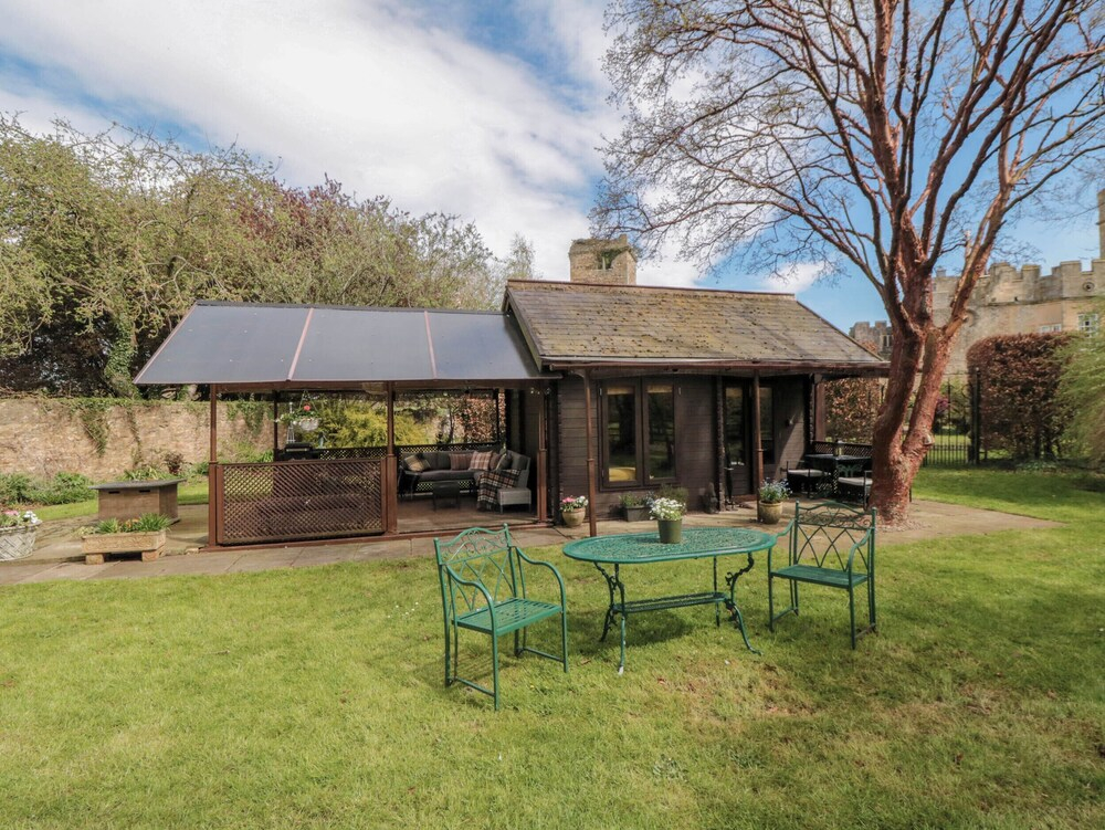 Snape Castle Garden Lodge