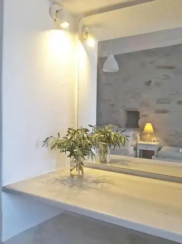 Yiannis Studios