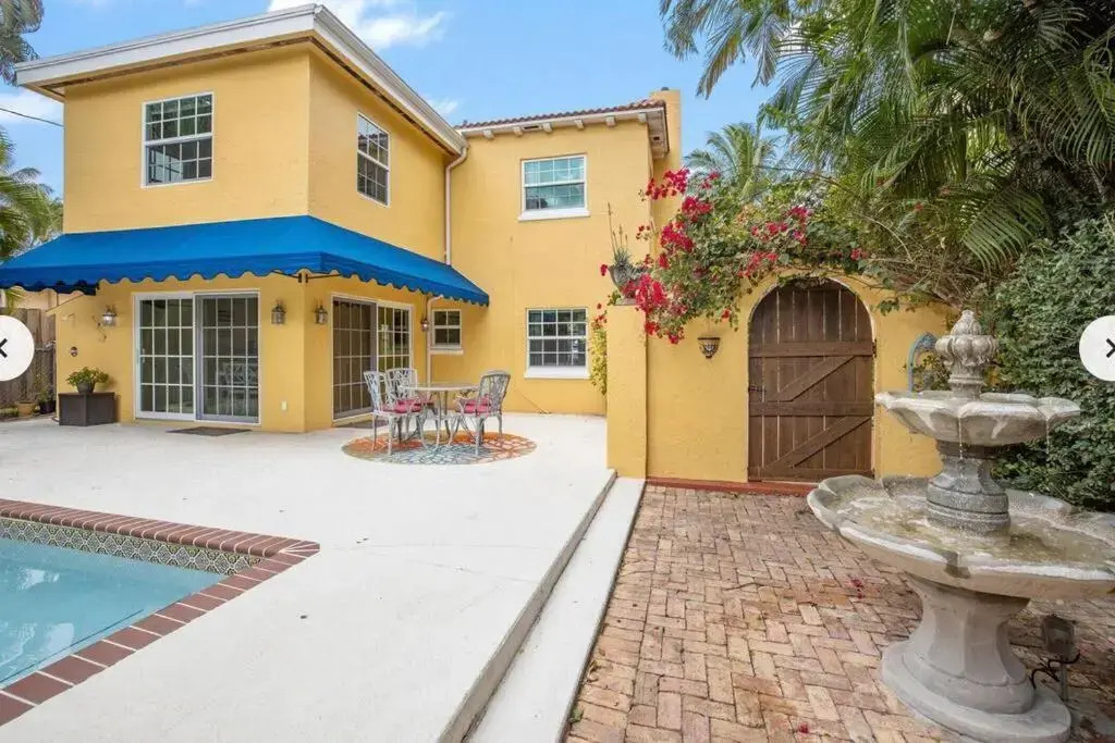 Historic Florida 4 bedroom home with pool, parking