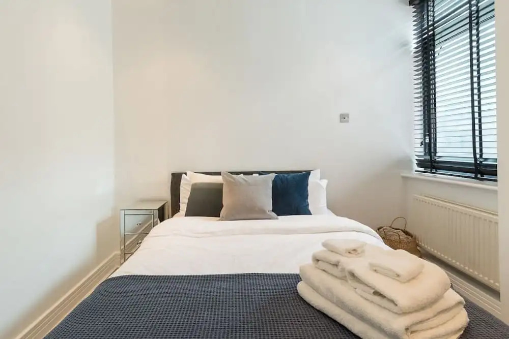 Super Central Flat Sleeps/4 -1 min to Holborn Tube