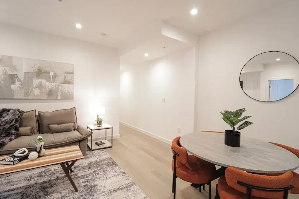 Unit 3 One BR With Queen  Sofa and  Bed