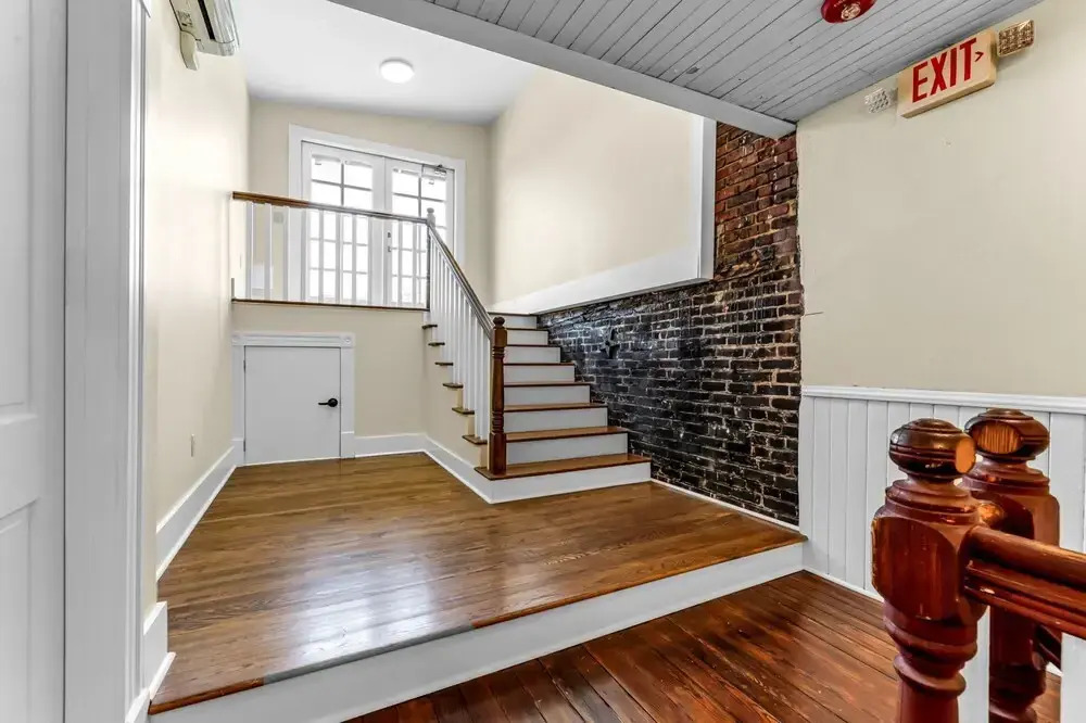 The Elm St Suite - Downtown Condo
