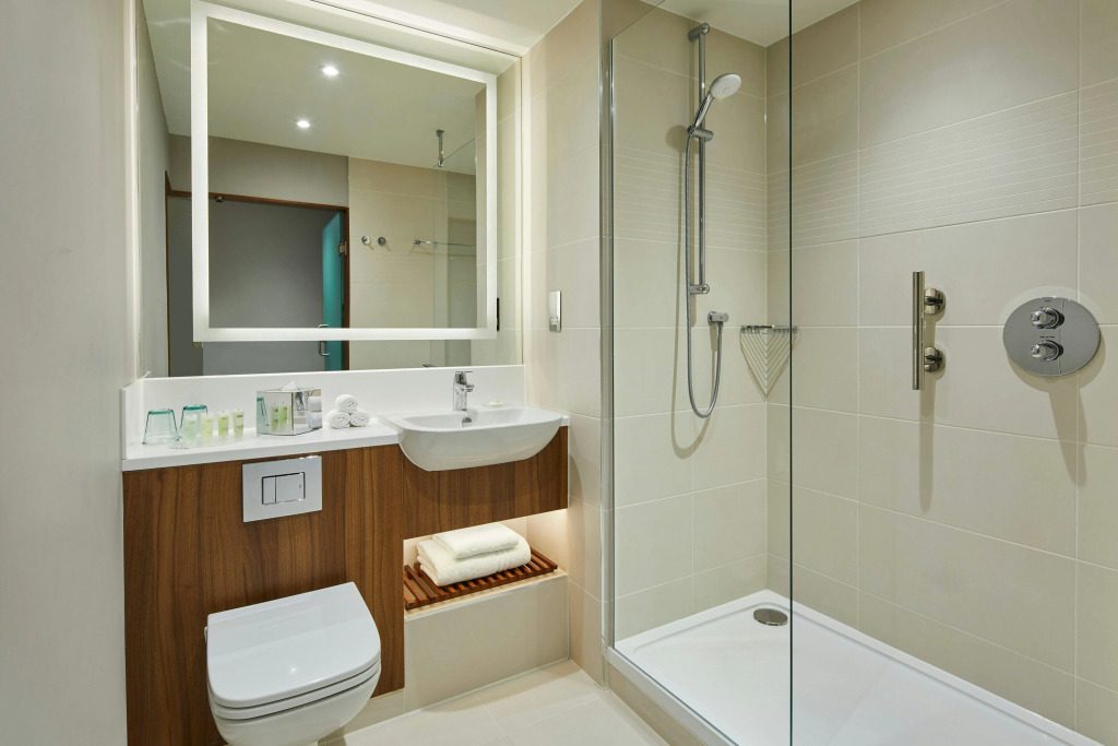 Courtyard by Marriott London Heathrow Airport