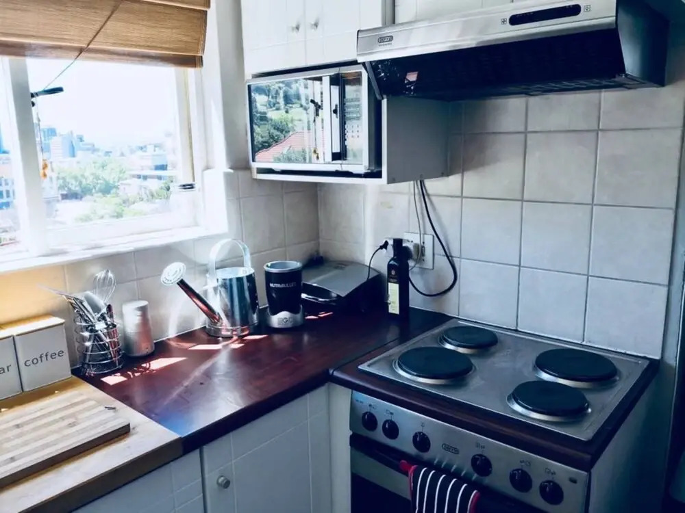 Peaceful 1 Bedroom Apartment in Tamboerskloof