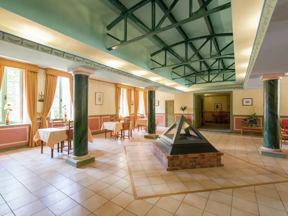 Spacious Villa in Drome with Swimming Pool