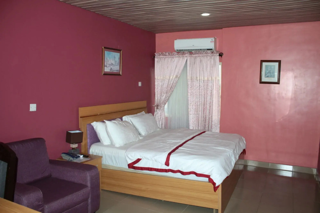 Echo Spring Hotel