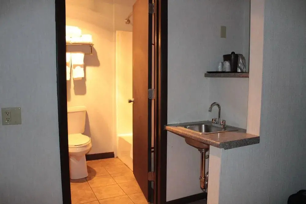 Shiretown Inn & Suites
