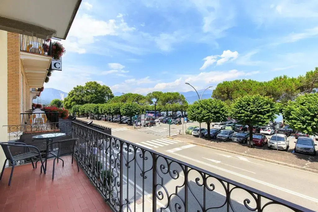 La Promenade by Impero House
