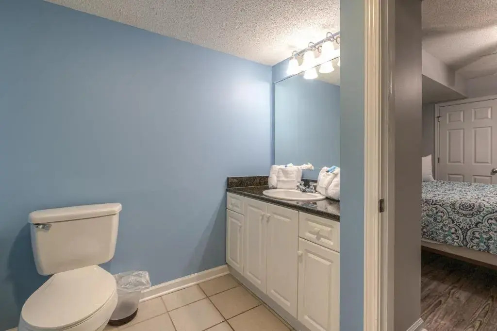 Yacht Club Villas #1-703