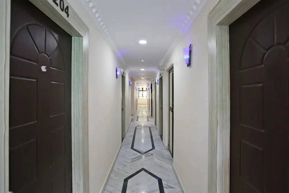 OYO 173 Hotel Shine