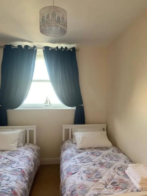 Admirals Harbour View 2-bed Apartment in Harwich