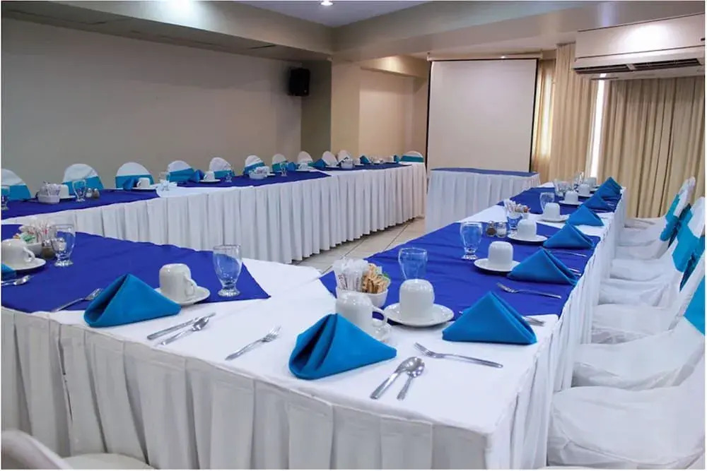 Hotel Playa Marina