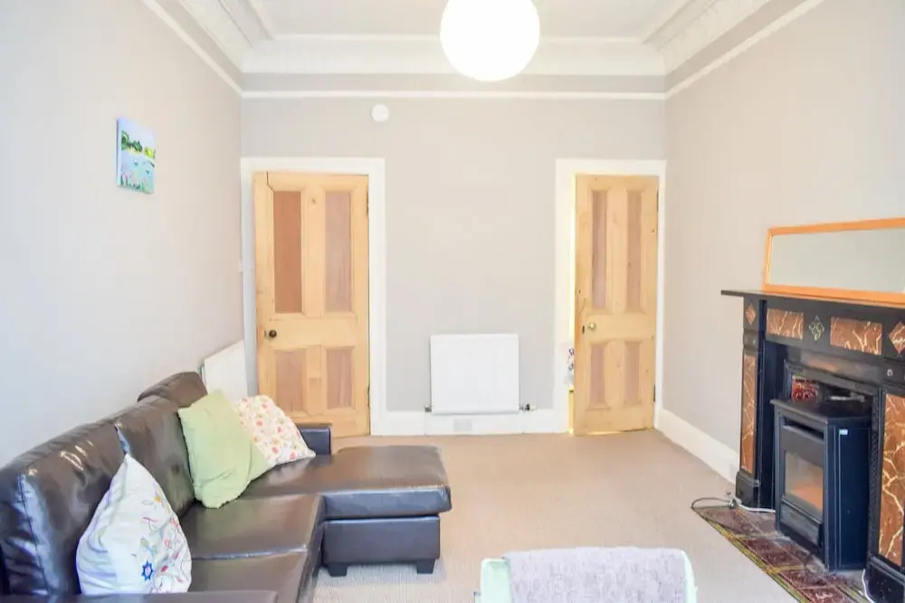 2 Bedroom Apartment Close to Edinburgh City Centre
