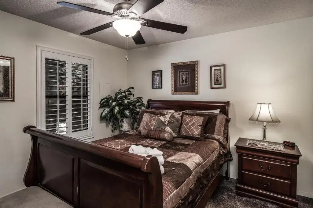 Pinon Park B2, 2 BRs, Hot Tub, Pets Welcome, WiFi, Sleeps 6