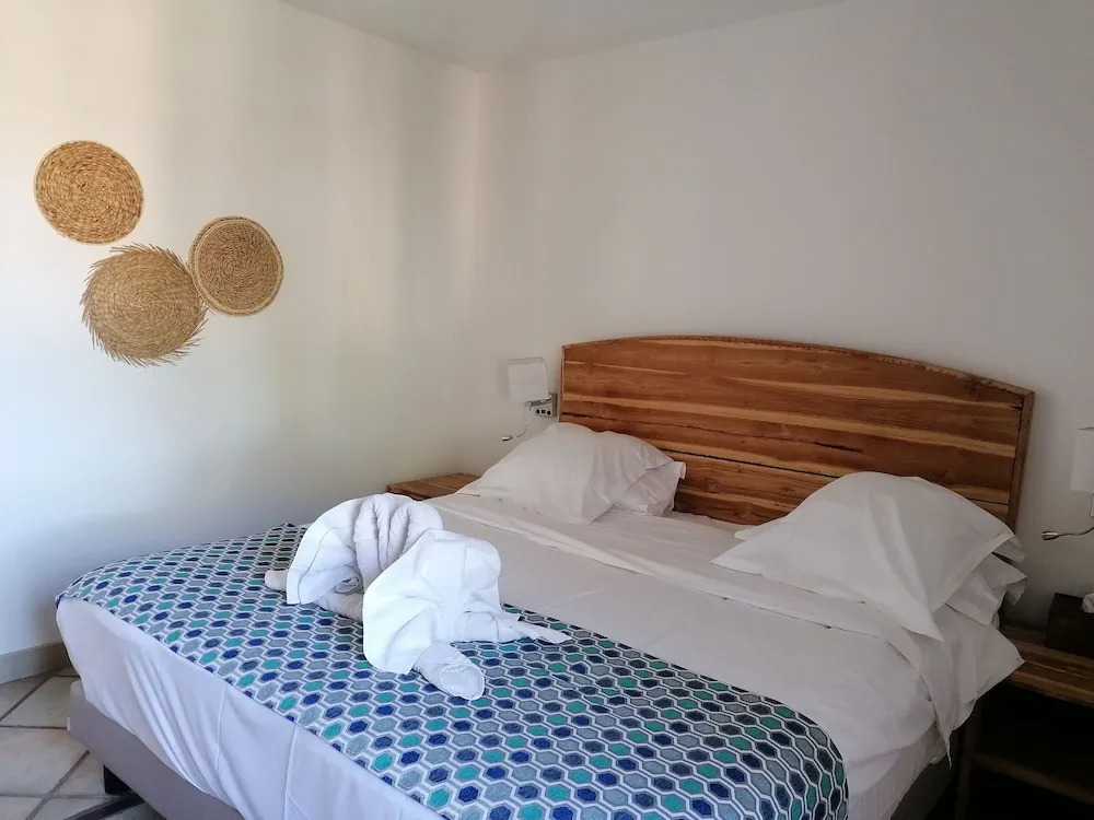 DOMAINE DE LA NERTHE- HOTEL PROVENCE MEDITERRANEE