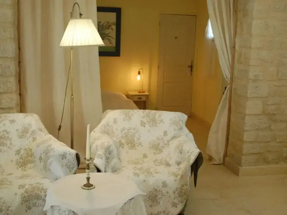Camargue Modern Retreat