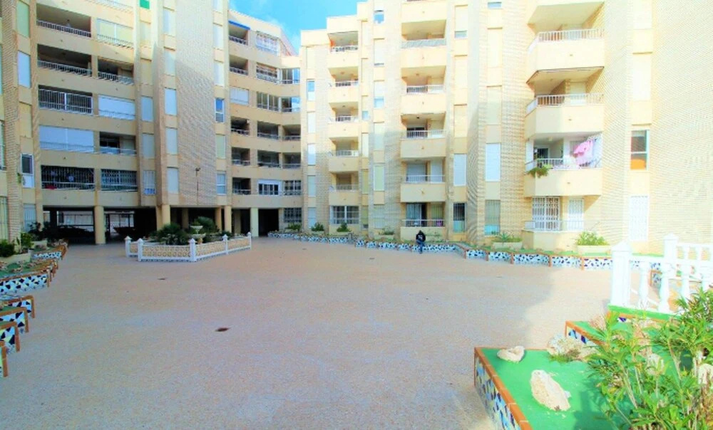 Apartment with One Bedroom in Torrevieja, with Wonderful City View, Furnished Balcony And Wifi - 100 M From the Beach
