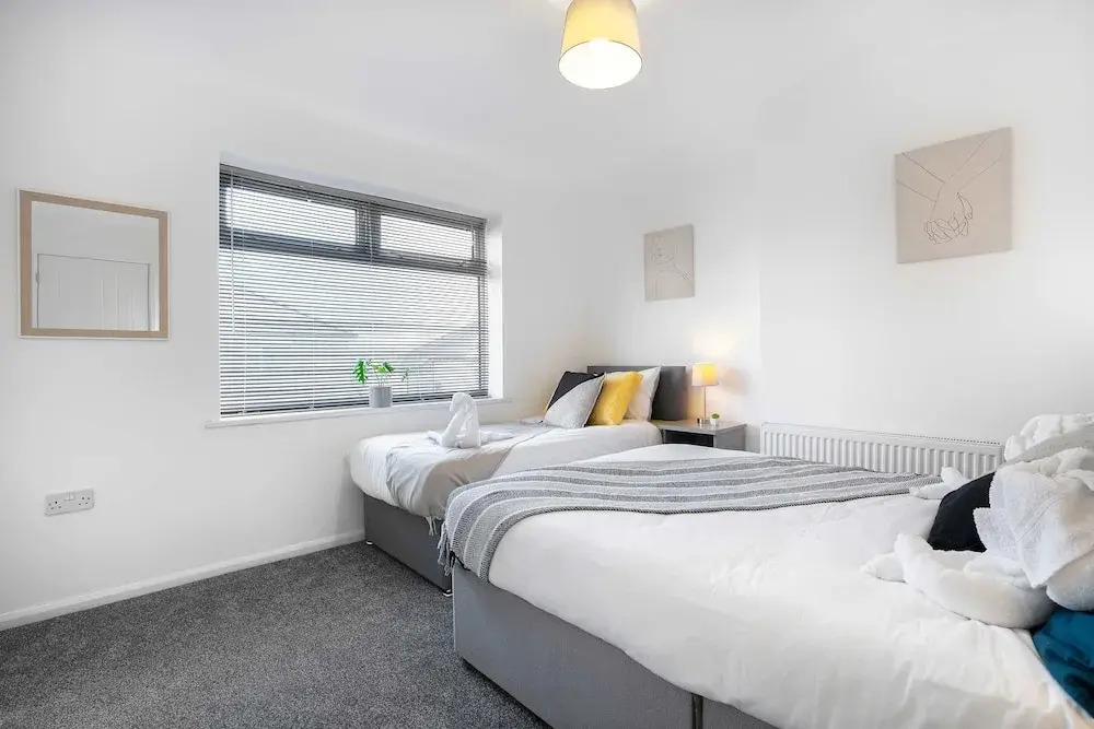 Modern - 2 Bed - Free Parking