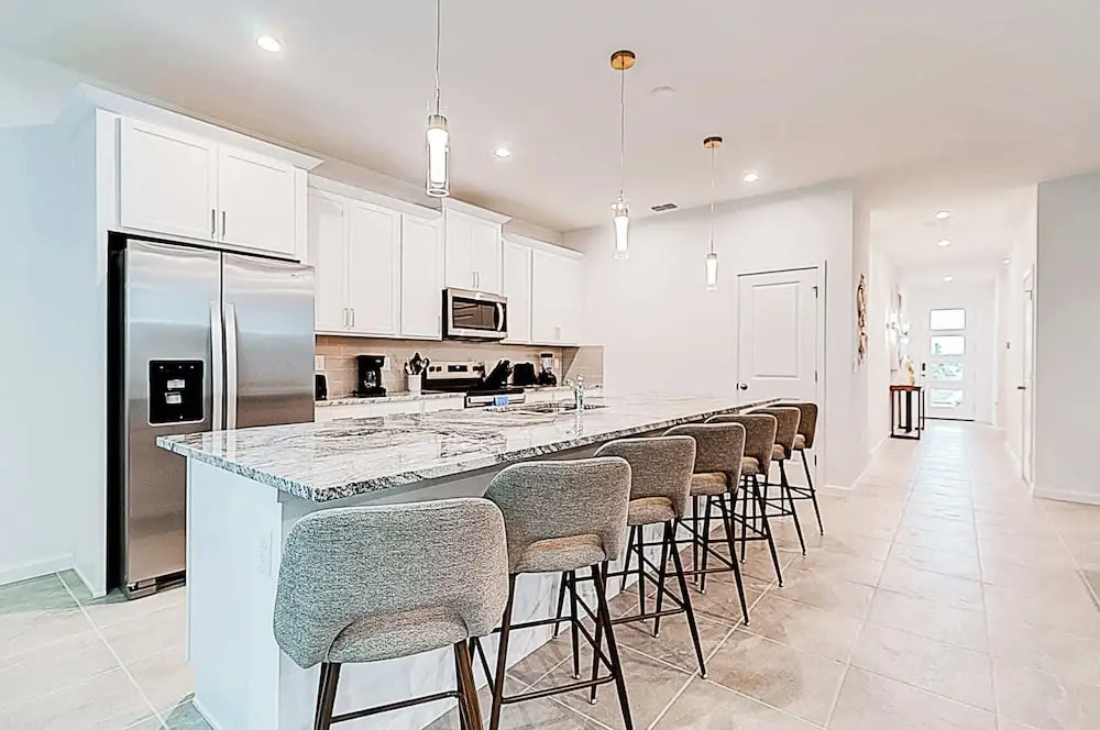 Luxury Family Getaway in Orlando w/ Private Pool & Games