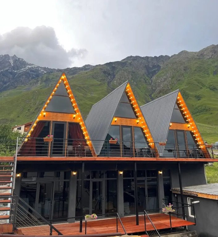 Котедж PYRAMID KAZBEGI