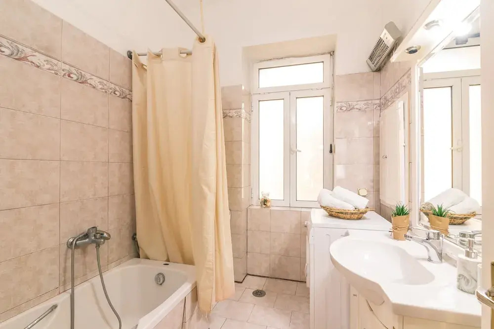 Historic Family Apartment in the Old Town