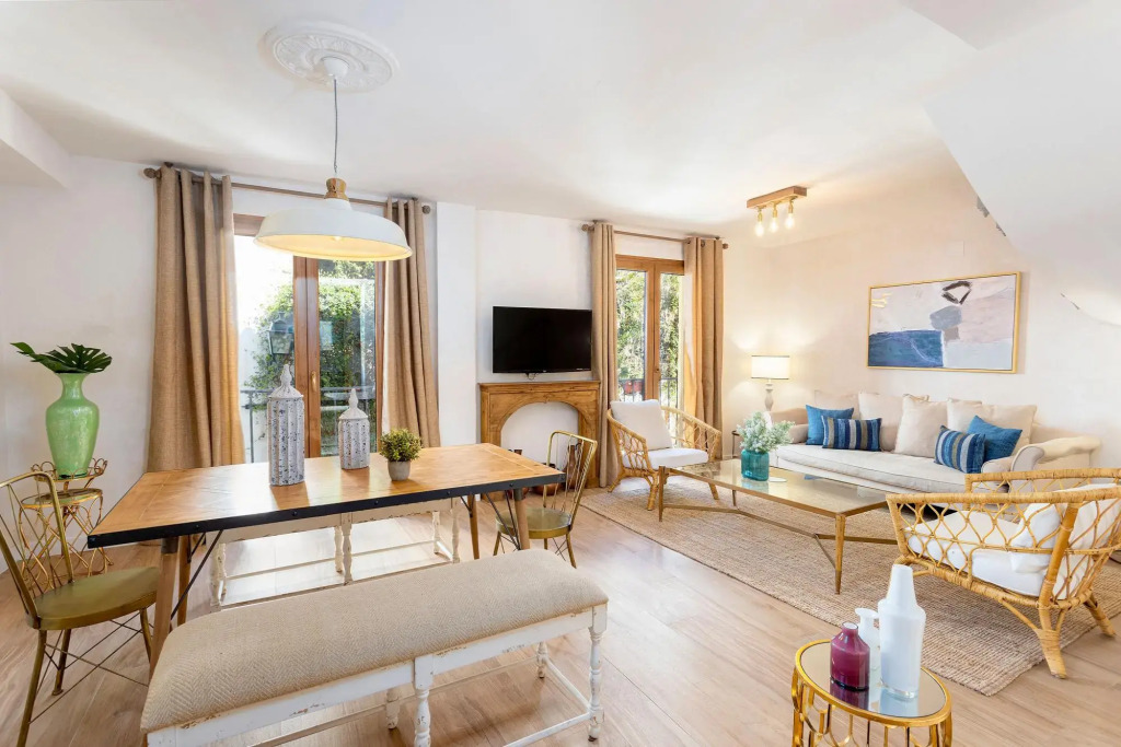 Stunning 4 Bedroom House In Albaicin. Alhacaba