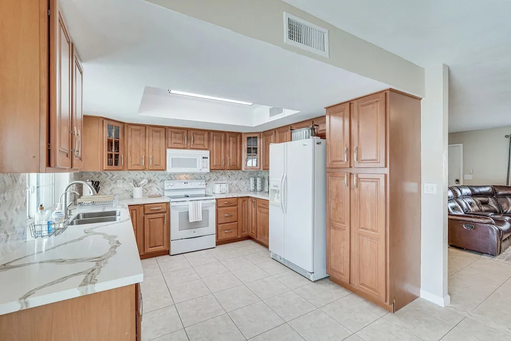 5 Mi to Lake Havasu: Home w/ Yard & Pool
