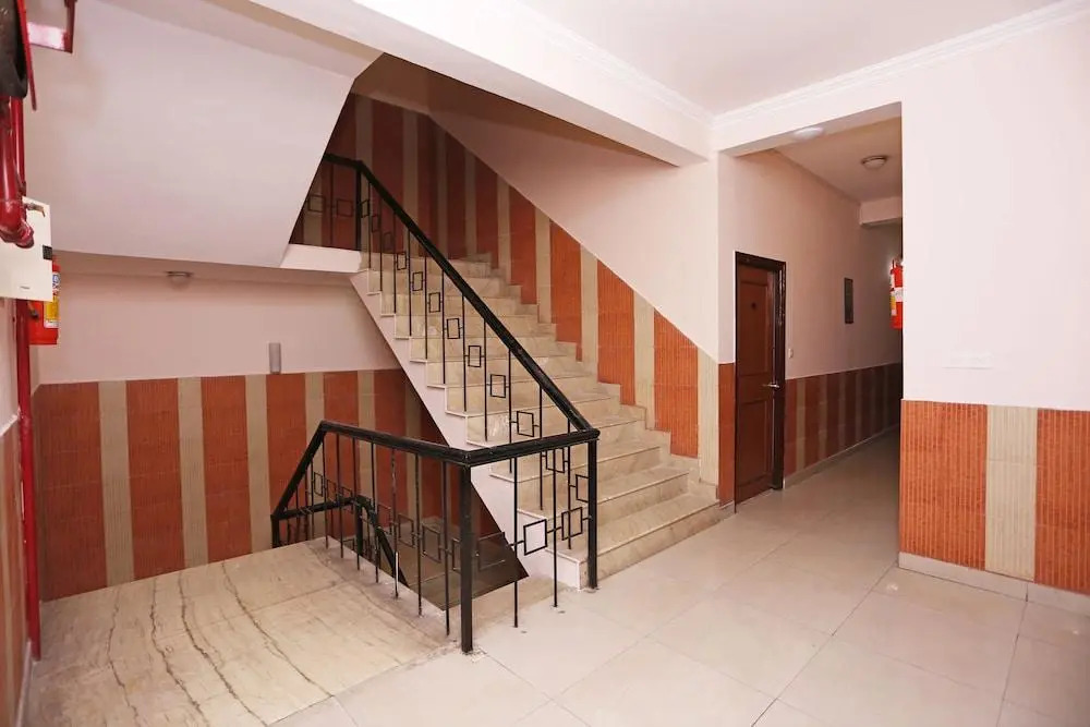 OYO 1915 Hotel Central Park Inn