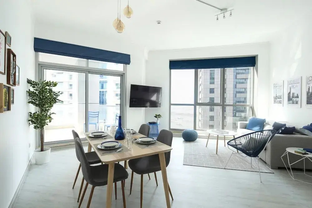 Modern + Light 2BR in Dubai Marina w/ Sea Views!